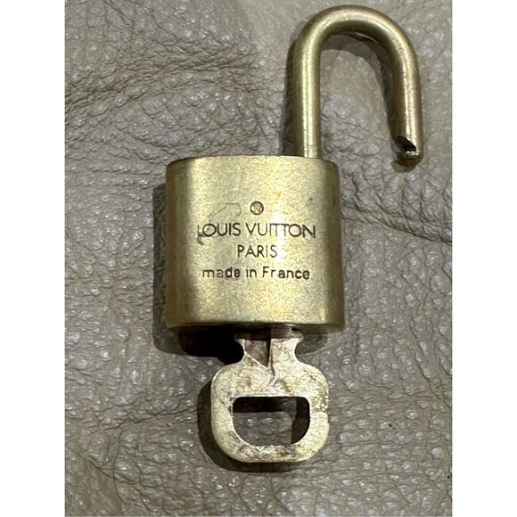 Louis Vuitton Vintage Brass PadLock & Key Lock & Key Authentic #320 - Picture 2 of 3